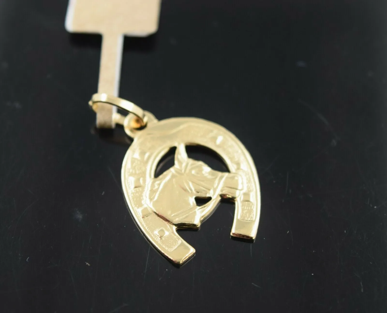 18k Pendant Solid Gold Elegant Simple Lucky Horse Shoes Design P3151