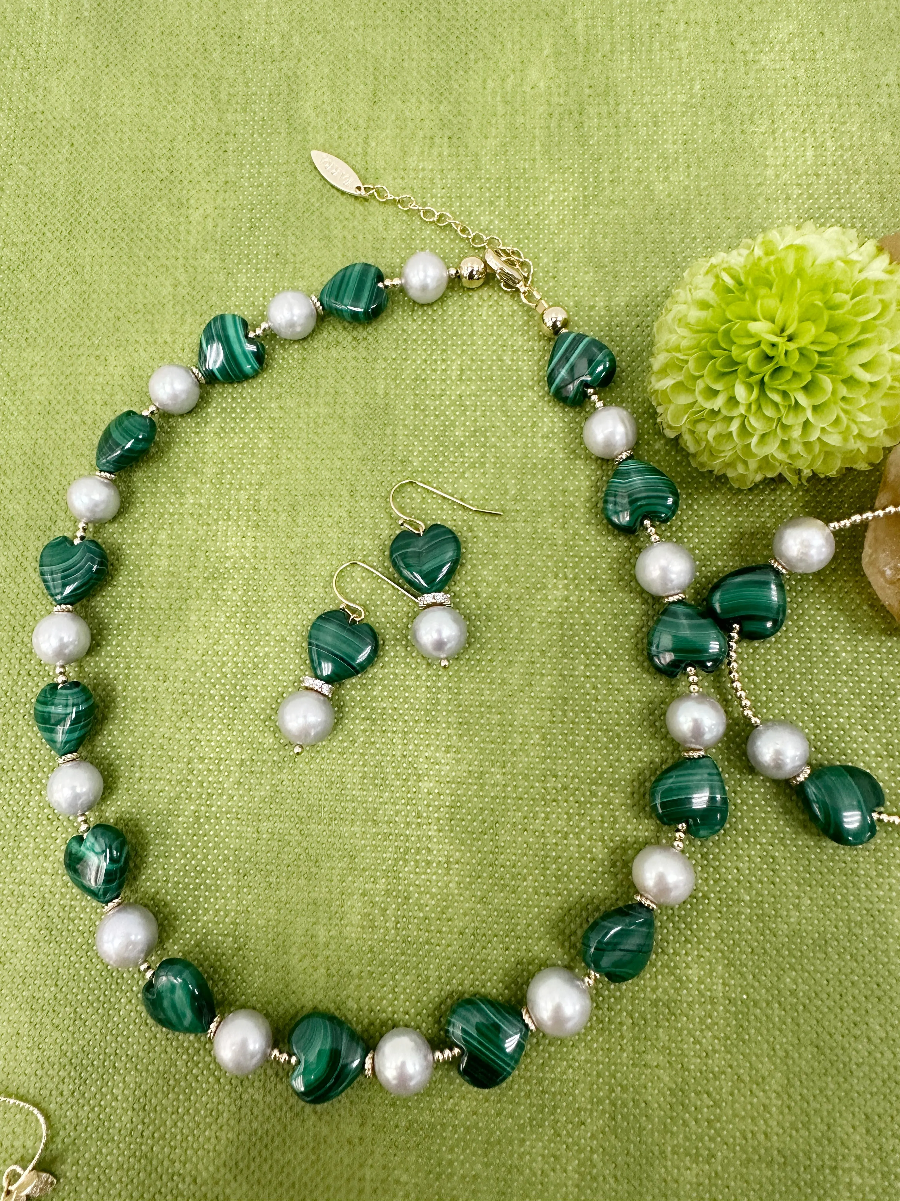 Heart-Shaped Malachite with Gray Freshwater Pearls Statement Necklace LN047