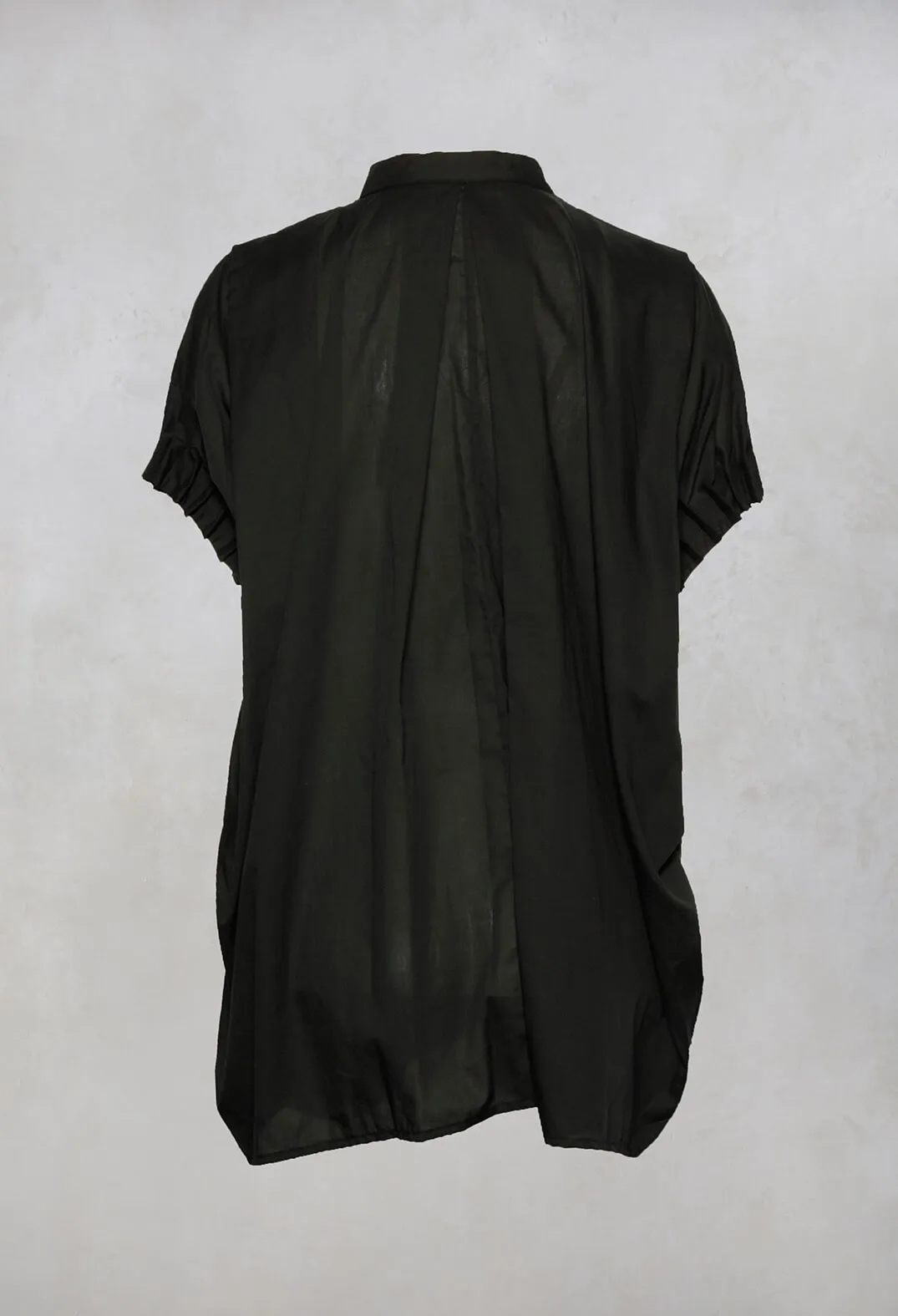 Sleeveless Shirt in Nero