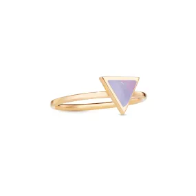 Triangle sticker ring yellow gold with lavender chalcedony