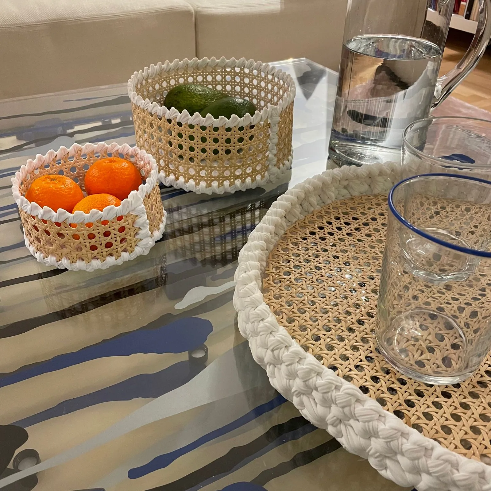 Wicker round tray